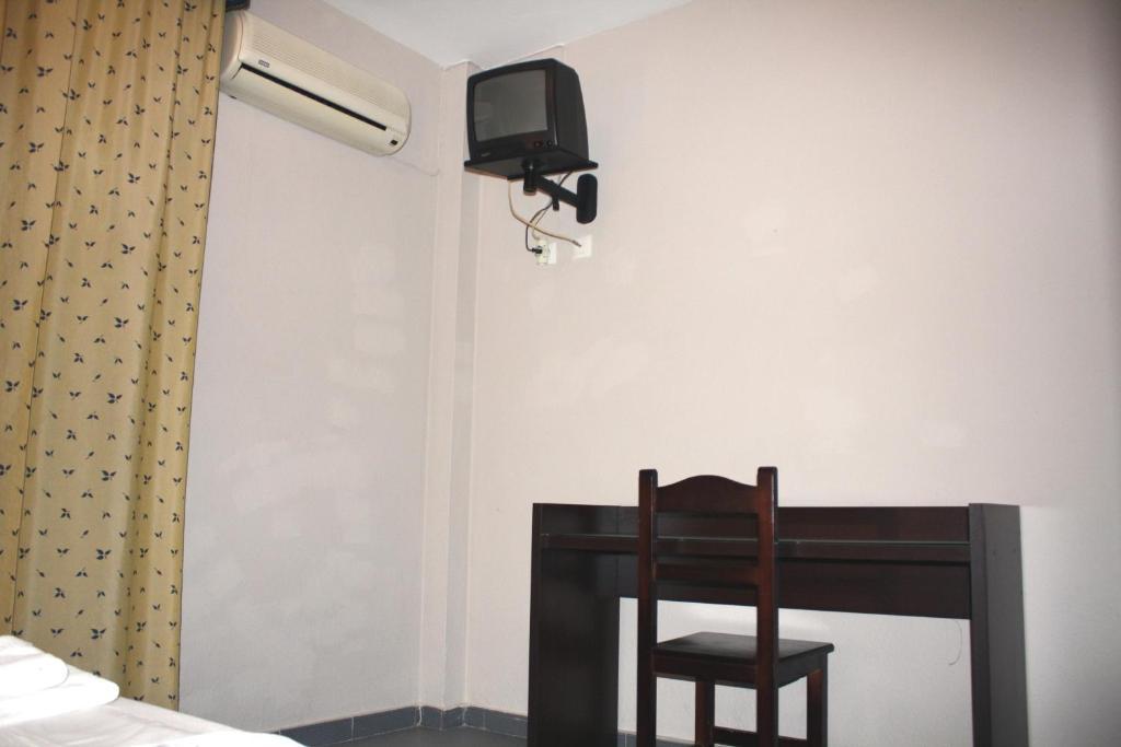 Hostal Carlos I La Linea de la Concepcion Ruang foto