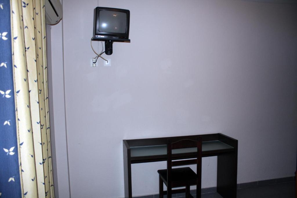 Hostal Carlos I La Linea de la Concepcion Ruang foto