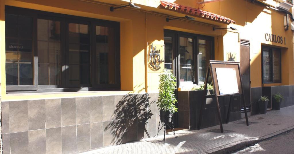 Hostal Carlos I La Linea de la Concepcion Bagian luar foto