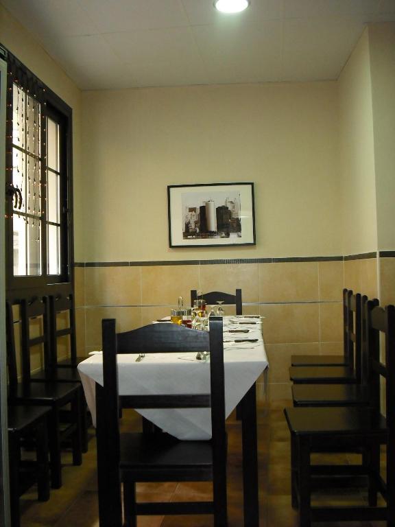 Hostal Carlos I La Linea de la Concepcion Bagian luar foto
