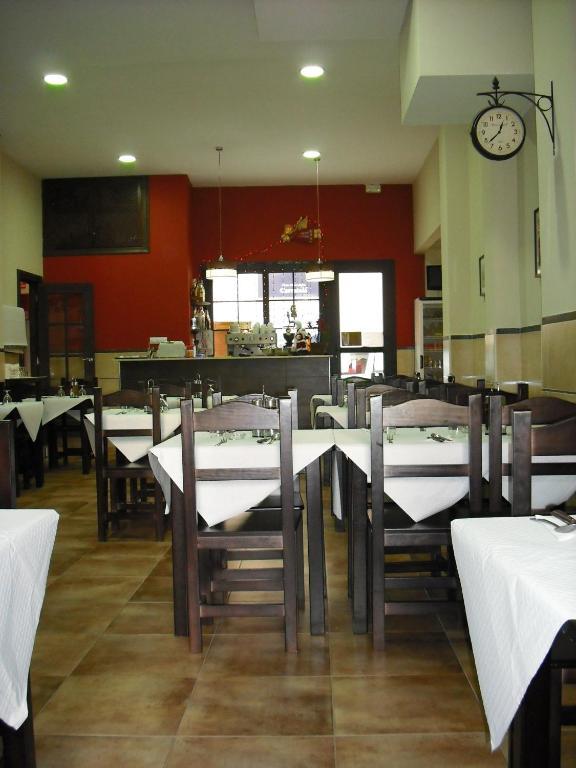 Hostal Carlos I La Linea de la Concepcion Bagian luar foto